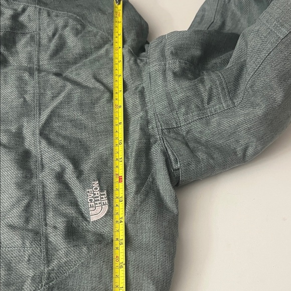 The North Face Women's Teal HIVENT Hooded Ski Jacket skying snowboarding - Picture 16 of 16